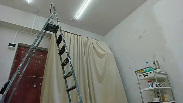 Snapshot of YourSuperModel chatting on 28, 1, 2025 YourSuperModel online show from 28, 1, 2025