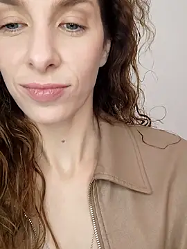 Snapshot of YourSuperModel chatting on 23, 9, 2025 YourSuperModel online show from 23, 9, 2025