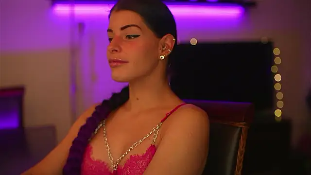 Bellis Perenis online show from 8, 12, 2024