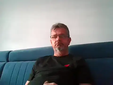 axecoman60 online show from 10, 2, 2025