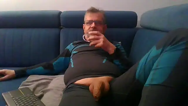 axecoman60 online show from 16, 3, 2025