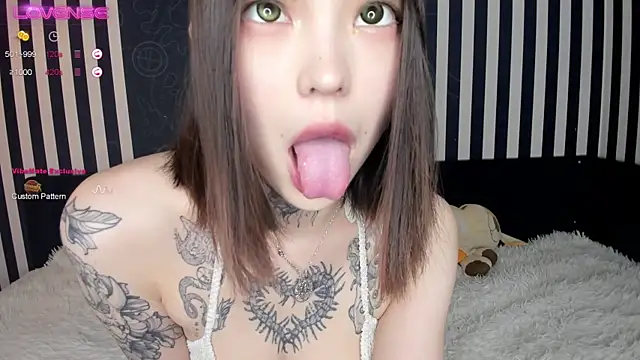 Snapshot of Dark_Ester chatting on 9, 2, 2025 Dark Ester online show from 9, 2, 2025