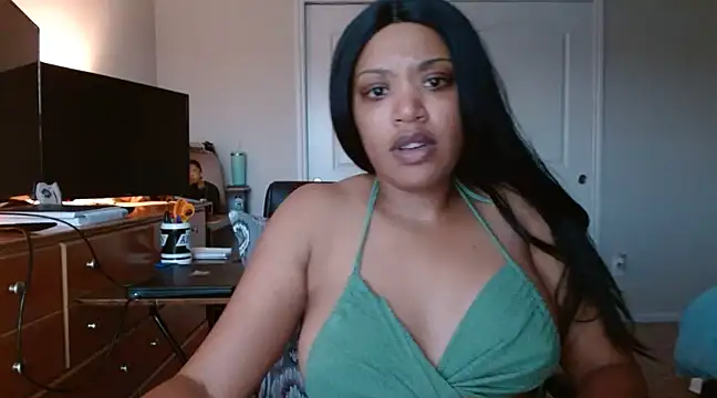 Snapshot of thekelliecapri chatting on 9, 12, 2024 thekelliecapri online show from 9, 12, 2024