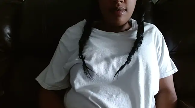 Snapshot of thekelliecapri chatting on 23, 12, 2024 thekelliecapri online show from 23, 12, 2024