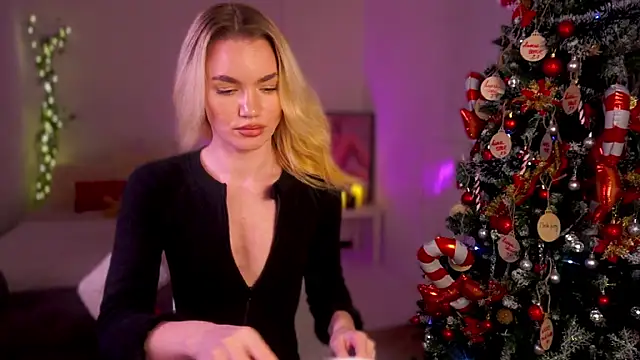 Heidi11 online show from 25, 12, 2024