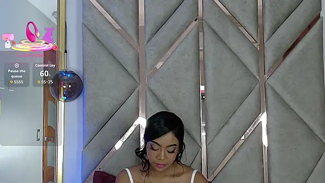 Lola King online show from 6, 11, 2025