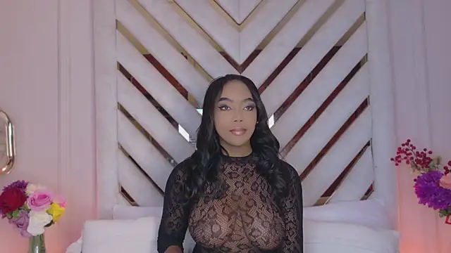 Snapshot of Lola_King chatting on 15, 7, 2026 Lola King online show from 15, 7, 2026