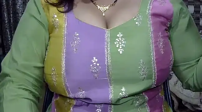 Snapshot of MONICA-LOVE chatting on 26, 12, 2024 MONICA-LOVE online show from 26, 12, 2024