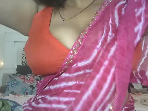 Snapshot of MONICA-LOVE chatting on 4, 10, 2025 MONICA-LOVE online show from 4, 10, 2025