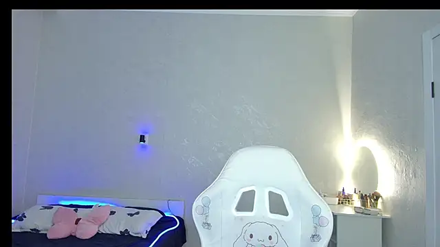 Snapshot of RileyMee chatting on 4, 3, 2025 RileyMee online show from 4, 3, 2025