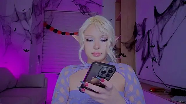 Snapshot of RileyMee chatting on 27, 10, 2025 RileyMee online show from 27, 10, 2025