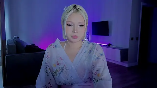 Snapshot of RileyMee chatting on 17, 11, 2025 RileyMee online show from 17, 11, 2025