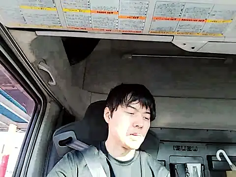 whitebriefboy online show from 15, 4, 2026