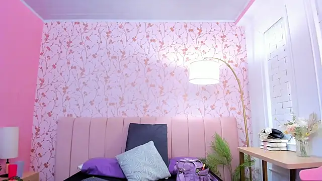 Snapshot of amber-hill chatting on 28, 10, 2025 amber-hill online show from 28, 10, 2025