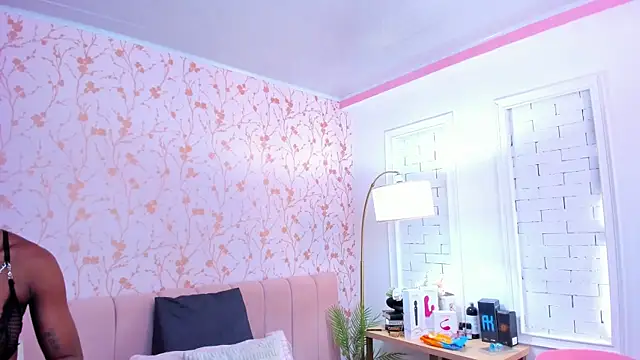 Snapshot of amber-hill chatting on 24, 11, 2025 amber-hill online show from 24, 11, 2025