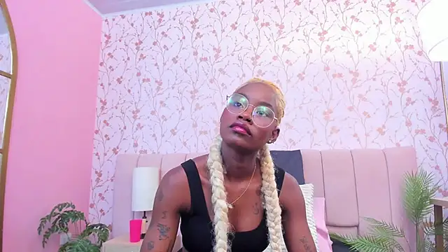 Snapshot of amber-hill chatting on 26, 11, 2025 amber-hill online show from 26, 11, 2025