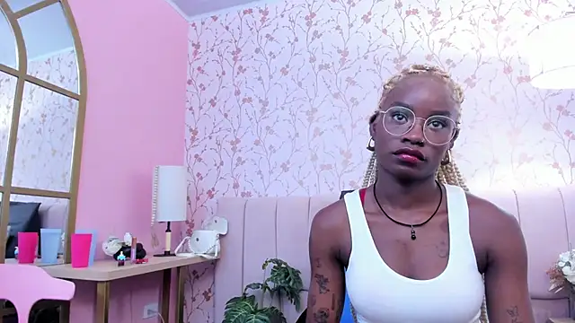 Snapshot of amber-hill chatting on 20, 12, 2025 amber-hill online show from 20, 12, 2025