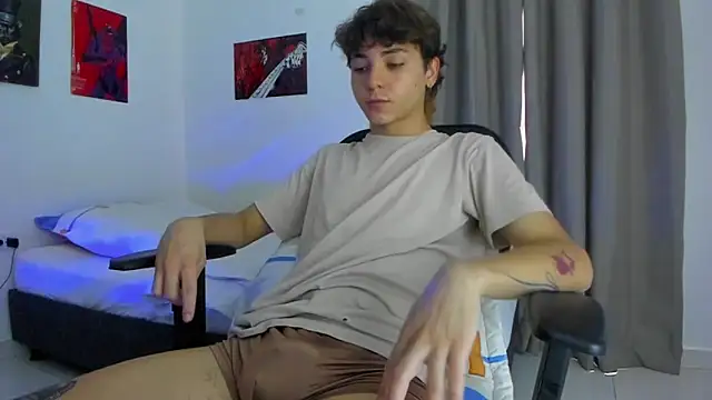 Snapshot of Joe23__ chatting on 17, 10, 2025 Joe23 online show from 17, 10, 2025