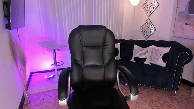 naomii campbell  online show from 12, 1, 2025