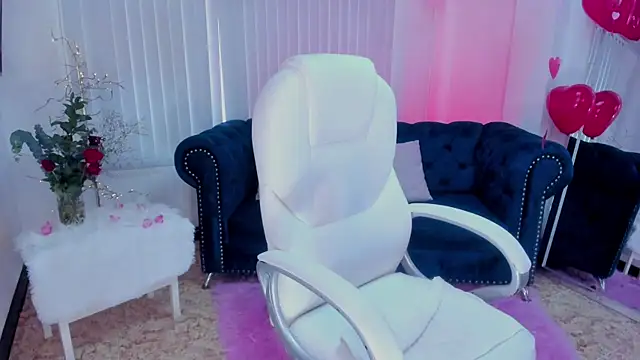 naomii campbell  online show from 14, 2, 2025