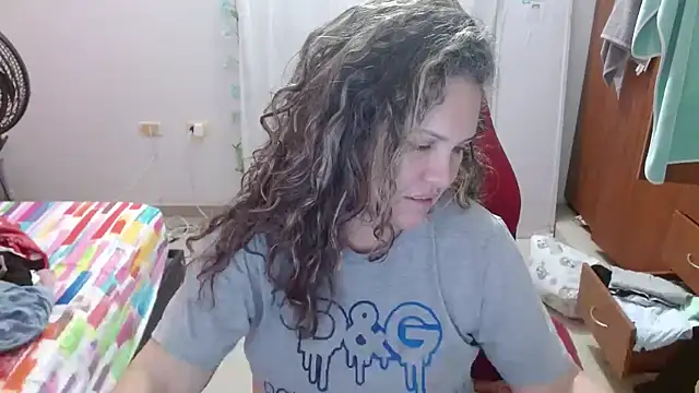 Snapshot of helenca43 chatting on 15, 9, 2025 helenca43 online show from 15, 9, 2025