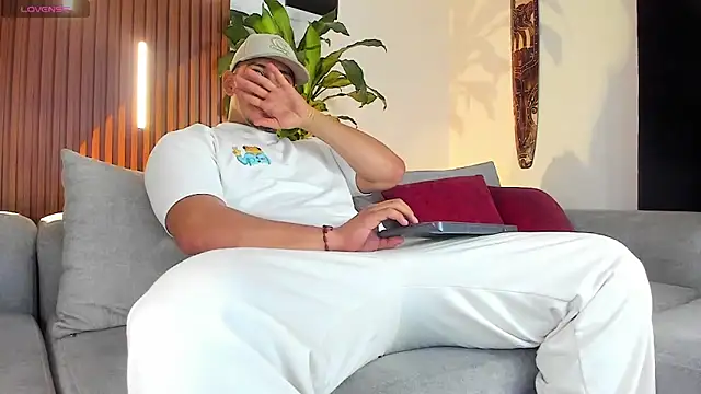 lucasanto  online show from 20, 2, 2026