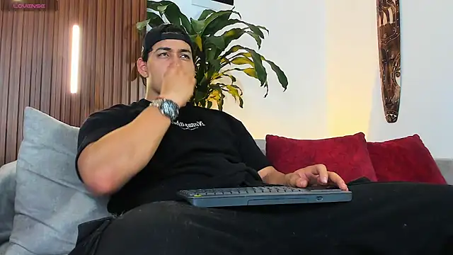 lucasanto  online show from 25, 5, 2026