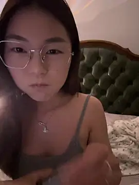 Sweet-Angel999 online show from 15, 5, 2026
