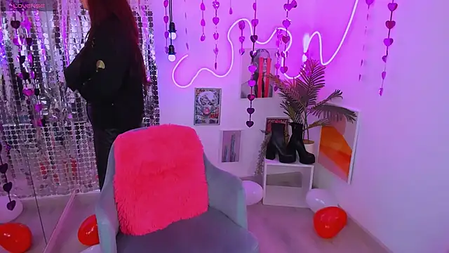 Lily Moonlight online show from 15, 2, 2026