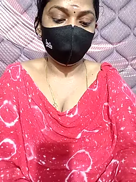 Snapshot of Renuma chatting on 1, 11, 2025 Renuma online show from 1, 11, 2025