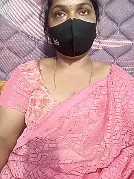 Snapshot of Renuma chatting on 5, 12, 2025 Renuma online show from 5, 12, 2025