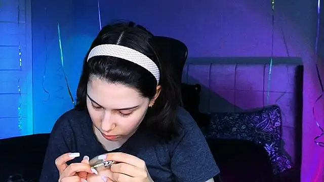 Stacy Gonzales  online show from 27, 3, 2026