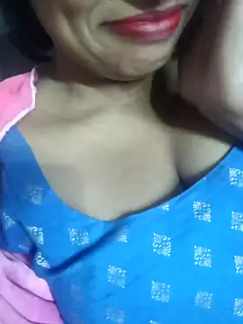 Snapshot of Wifesuman40 chatting on 8, 12, 2024 Wifesuman40 online show from 8, 12, 2024