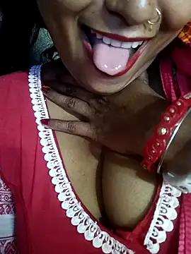 Snapshot of Wifesuman40 chatting on 12, 12, 2024 Wifesuman40 online show from 12, 12, 2024