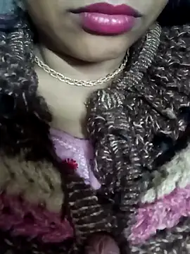 Snapshot of Wifesuman40 chatting on 12, 12, 2024 Wifesuman40 online show from 12, 12, 2024