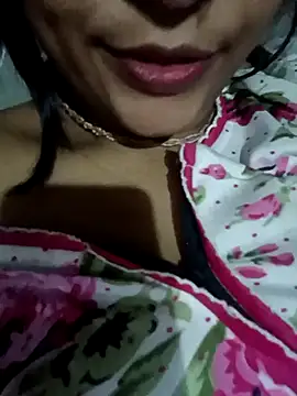 Snapshot of Wifesuman40 chatting on 15, 12, 2024 Wifesuman40 online show from 15, 12, 2024