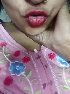 Snapshot of Wifesuman40 chatting on 20, 12, 2024 Wifesuman40 online show from 20, 12, 2024