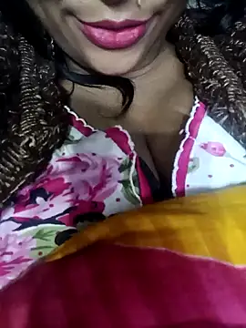 Snapshot of Wifesuman40 chatting on 21, 12, 2024 Wifesuman40 online show from 21, 12, 2024