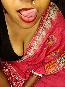 Snapshot of Wifesuman40 chatting on 31, 12, 2024 Wifesuman40 online show from 31, 12, 2024