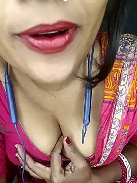 Snapshot of Wifesuman40 chatting on 4, 1, 2025 Wifesuman40 online show from 4, 1, 2025