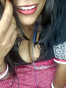 Snapshot of Wifesuman40 chatting on 4, 1, 2025 Wifesuman40 online show from 4, 1, 2025