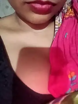 Snapshot of Wifesuman40 chatting on 4, 1, 2025 Wifesuman40 online show from 4, 1, 2025