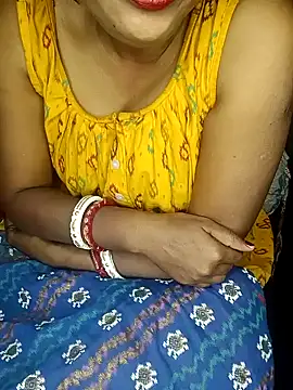 Snapshot of Wifesuman40 chatting on 5, 1, 2025 Wifesuman40 online show from 5, 1, 2025