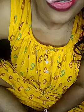 Snapshot of Wifesuman40 chatting on 7, 1, 2025 Wifesuman40 online show from 7, 1, 2025