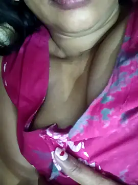 Snapshot of Wifesuman40 chatting on 6, 3, 2025 Wifesuman40 online show from 6, 3, 2025