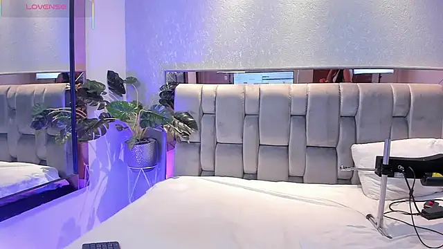 RoseTaylor   online show from 4, 12, 2025