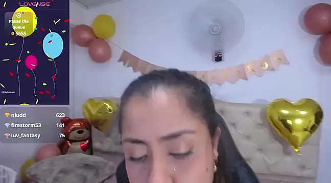 cristal horny19 online show from 9, 3, 2025