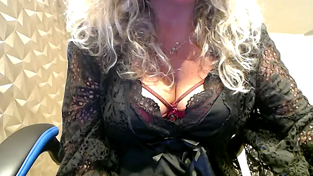 JenniLowen online show from 28, 10, 2025