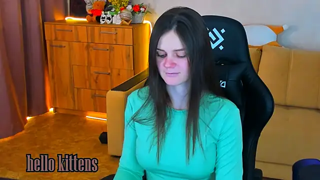 Lora Cain online show from 19, 12, 2024