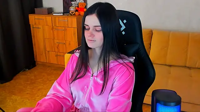 Lora Cain online show from 13, 1, 2025